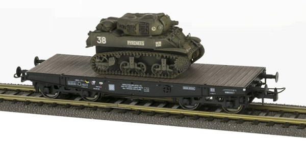 REE Modeles WBA-003 - Door Wagon-tank SPYW 98770 black B with German truck
